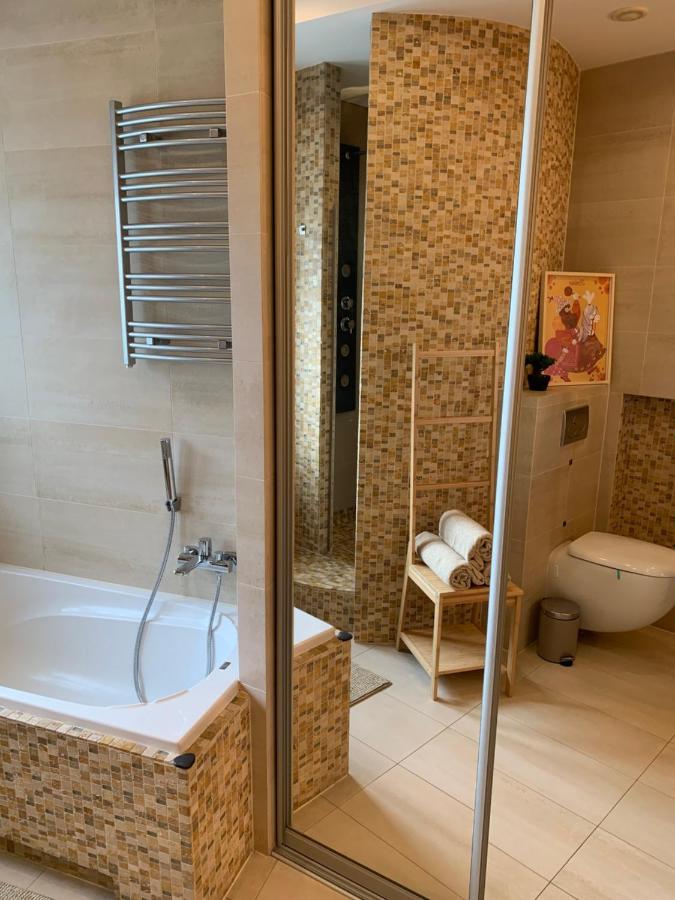 Royal Apartment *